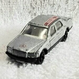 4/$20 Vintage & Unbranded 1981 Mercedes 500 SL Diecast Car & Dog in Back Seat!!